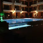 Boulevard Sea